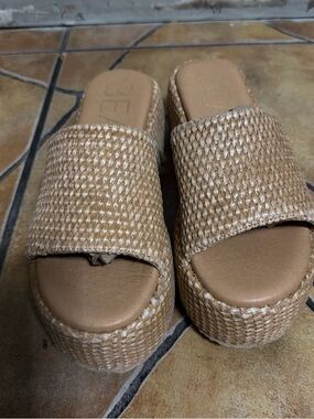 Beach by Matisse Woven Platform Slide Sandals - Tan